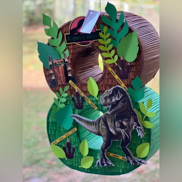 Dinosaur piñata - Picture 1 of 6